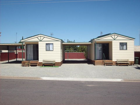 Jacko's Holiday Cabins - Tourism Canberra 0