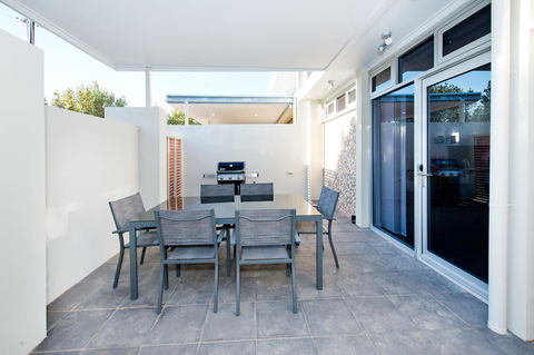 Loxton Courthouse Apartments - Tourism Canberra 18