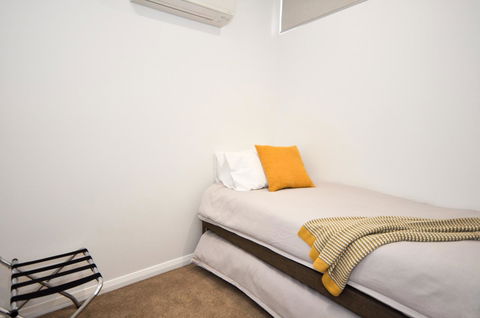 Loxton Courthouse Apartments - Tourism Canberra 0