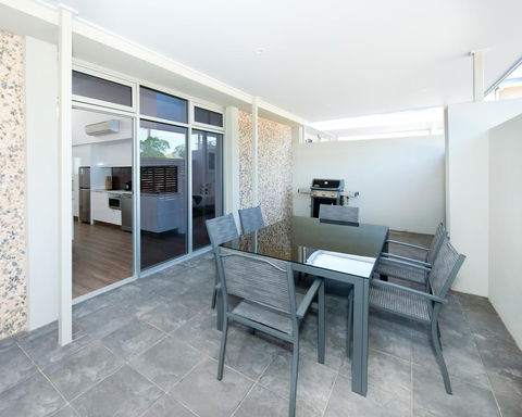 Loxton Courthouse Apartments - Tourism Canberra 11