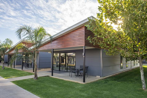 Paringa Resort - Tourism Canberra 0