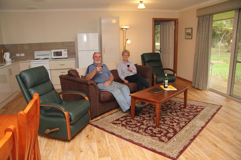 Camawald Coonawarra Cottage B&B - Tourism Canberra 4