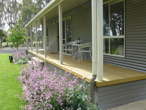 Camawald Coonawarra Cottage B&B - Tourism Canberra 2
