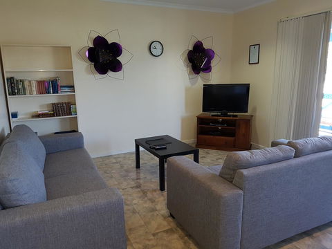 Marion Bay Holiday Villas - Tourism Canberra 11