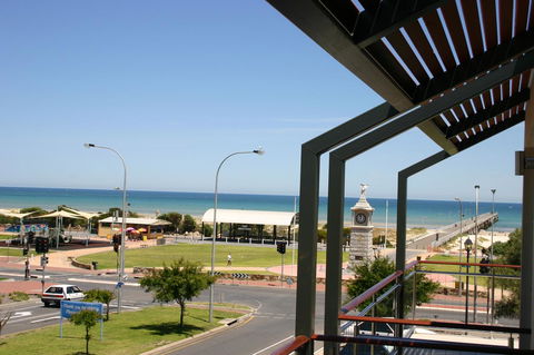 Semaphore Blue Apartments - Tourism Canberra 3