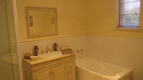 Gainsborough Cottage - Tourism Canberra 6