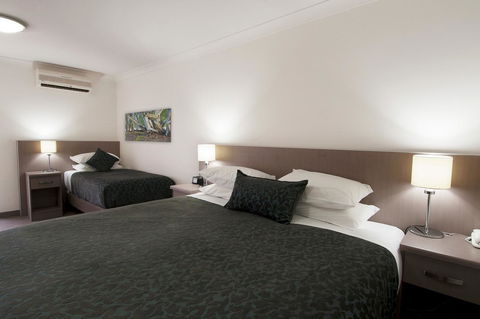Loxton Community Hotel Motel - Tourism Canberra 11