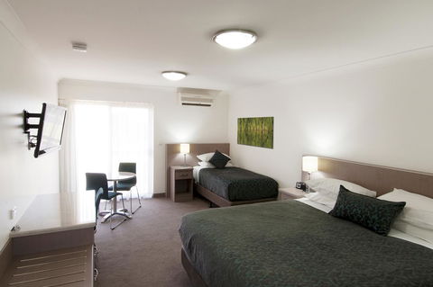 Loxton Community Hotel Motel - Tourism Canberra 12
