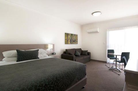Loxton Community Hotel Motel - Tourism Canberra 14