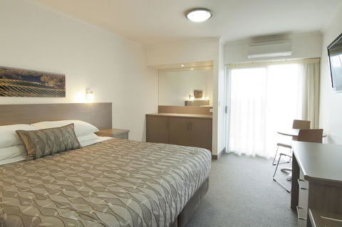 Loxton Community Hotel Motel - Tourism Canberra 20