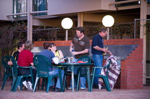 Loxton Community Hotel Motel - Tourism Canberra 25