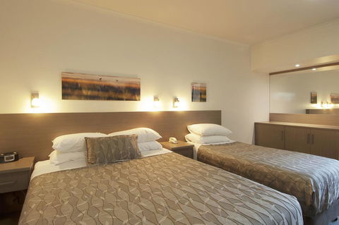 Loxton Community Hotel Motel - Tourism Canberra 19
