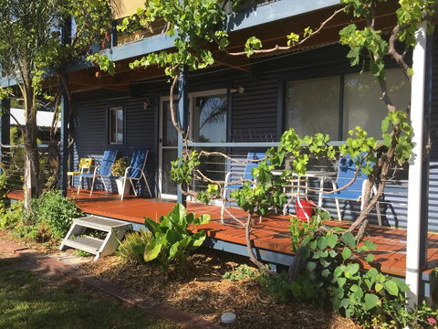 SHAKIN' SHACK - Tourism Canberra 0