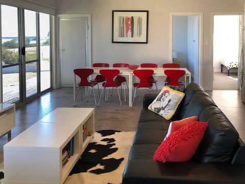 Beachview - Tourism Canberra 9