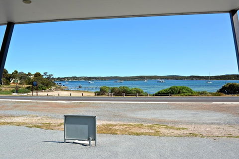 Beachview - Tourism Canberra 34