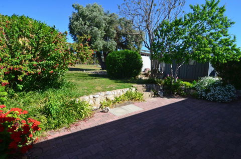 Beachview - Tourism Canberra 32