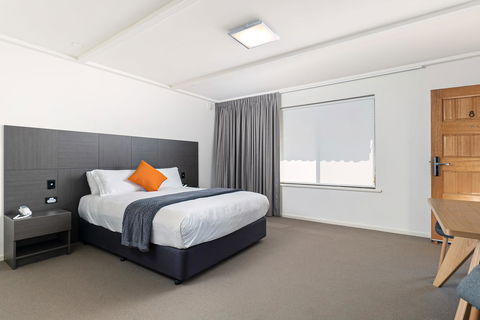 Mick O\'Sheas - Tourism Canberra 4