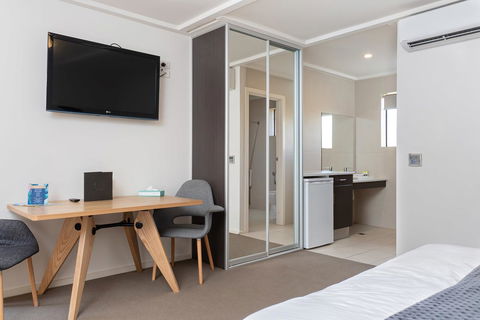 Mick O\'Sheas - Tourism Canberra 1