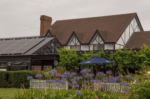 Mick O\'Sheas - Tourism Canberra 37