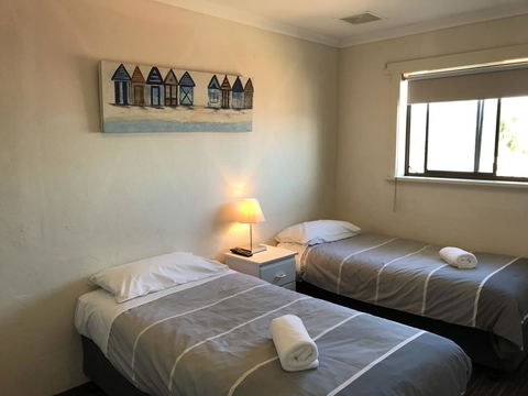 Robetown Motor Inn & Apartments - Tourism Canberra 12
