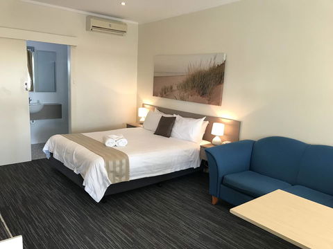 Robetown Motor Inn & Apartments - Tourism Canberra 24
