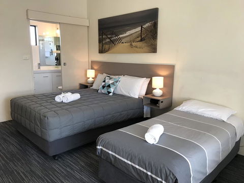 Robetown Motor Inn & Apartments - Tourism Canberra 11