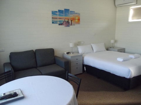 Guichen Bay Motel - Tourism Canberra 3