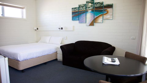Guichen Bay Motel - Tourism Canberra 34