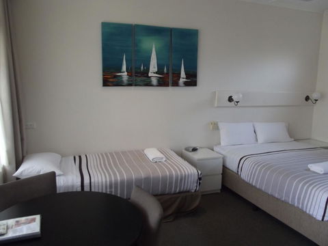 Guichen Bay Motel - Tourism Canberra 18