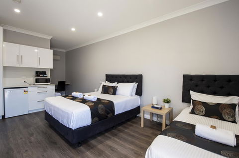 City Centre Motel Hotel - Tourism Canberra 23