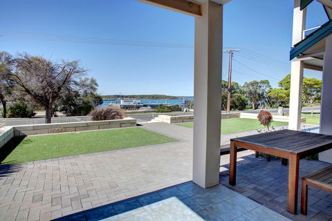 Bay Bliss - Tourism Canberra 1