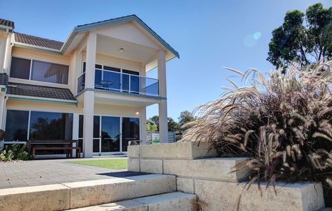 Bay Bliss - Tourism Canberra 0