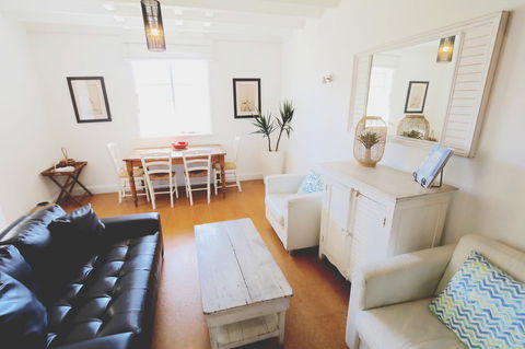 Caledonian Inn - Tourism Canberra 17