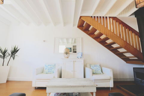 Caledonian Inn - Tourism Canberra 26