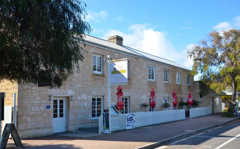 Caledonian Inn - Tourism Canberra 28