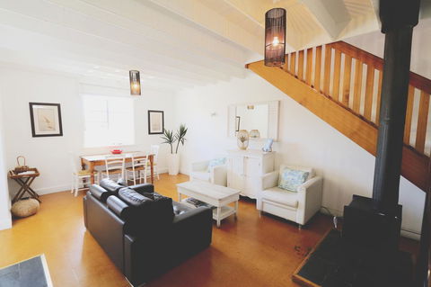 Caledonian Inn - Tourism Canberra 27