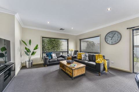 Accommodation On Lansell 2 - Tourism Canberra 8
