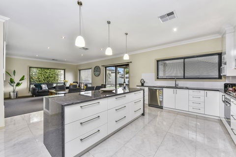 Accommodation On Lansell 2 - Tourism Canberra 4