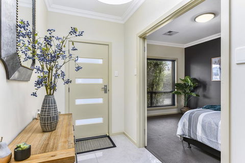 Accommodation On Lansell 2 - Tourism Canberra 2