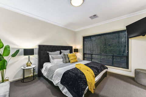 Accommodation On Lansell 2 - Tourism Canberra 1