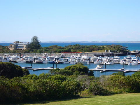 Harbour View Motel - Tourism Canberra 0