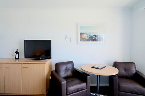 Harbour View Motel - Tourism Canberra 5