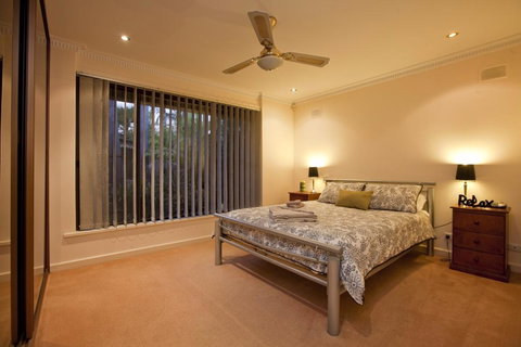 The Palms - Tourism Canberra 16