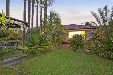 The Palms - Tourism Canberra 24