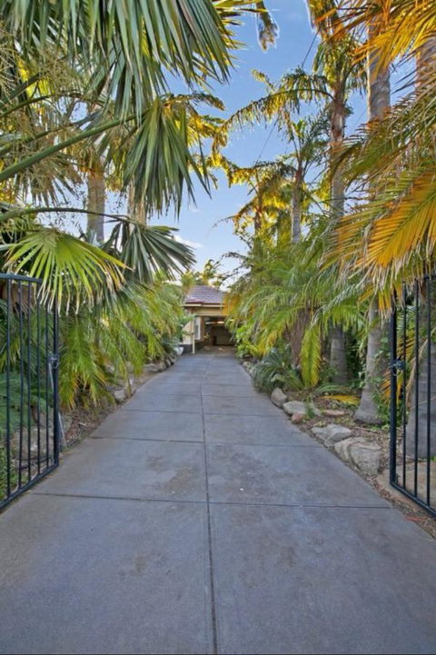 The Palms - Tourism Canberra 6