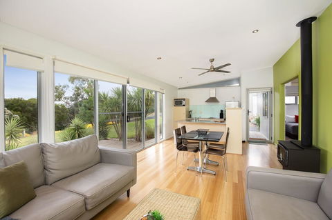 Blue Lake Holiday Park - Tourism Canberra 37