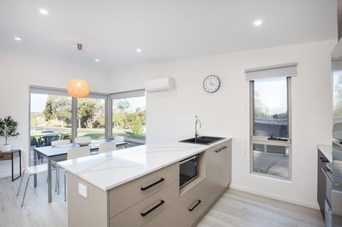 Blue Lake Holiday Park - Tourism Canberra 22