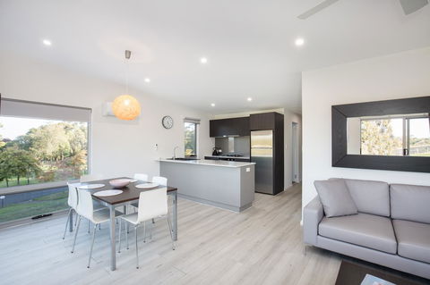 Blue Lake Holiday Park - Tourism Canberra 21