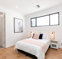 Brand new affordable luxury 3 bedroom 3 bathrooms house close to Adelaide city Chinatown beach Adelaide Airport - Tourism Canberra