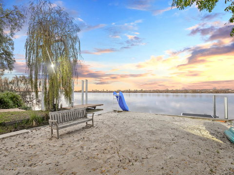 Muse On The Murray - Tourism Canberra 5